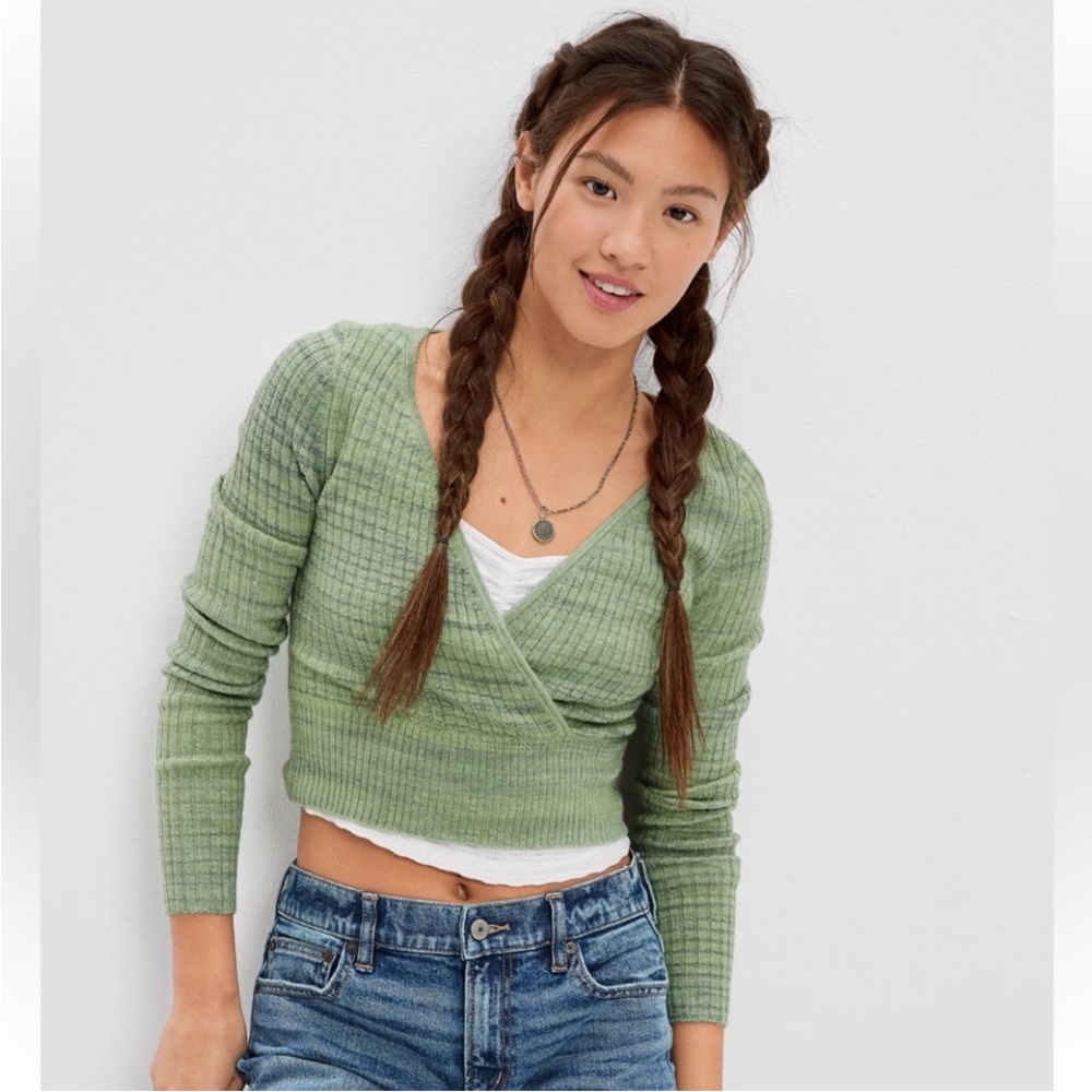 Super Soft AMERICAN EAGLE Green Space Dye Sweater. Size S